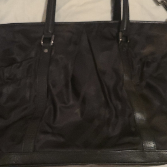 Authentic Burberry diaper bag. - Picture 3 of 11